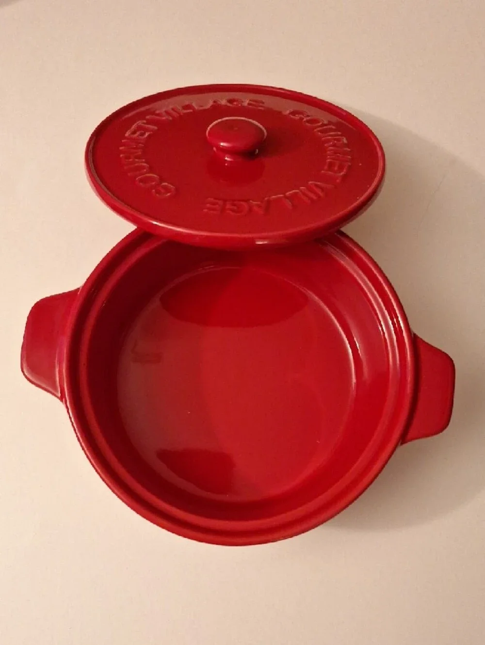 Red Enamel Dutch Oven - Classic Covered Casserole